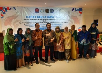 Ibu Drs. Hj. Syamsuyurnita, M.Pd. dan Para Dosen FKIP UMSU Mengikuti International Conference di Sorong